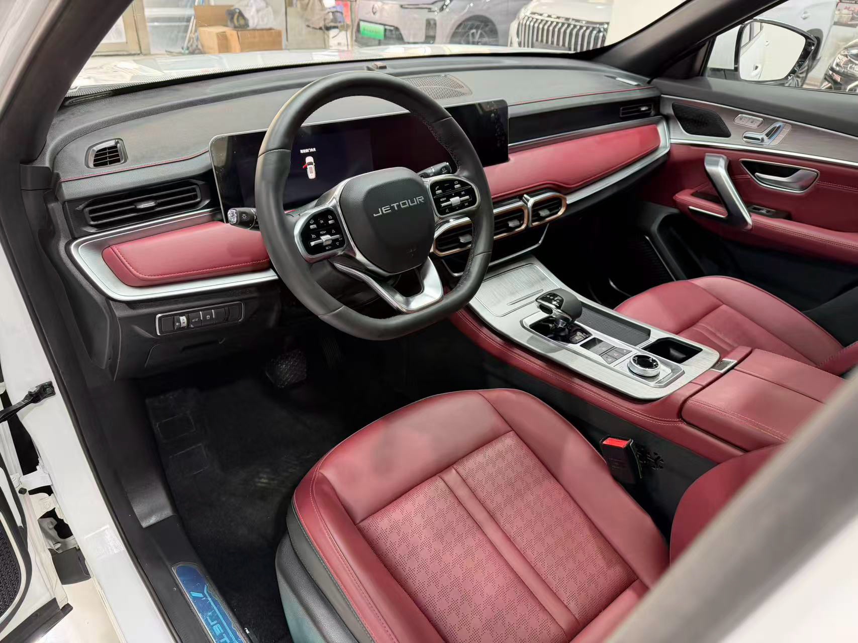 JETOUR 2025 X70 PLUS 1.5T Champion Edition MAX+ 5-Seater