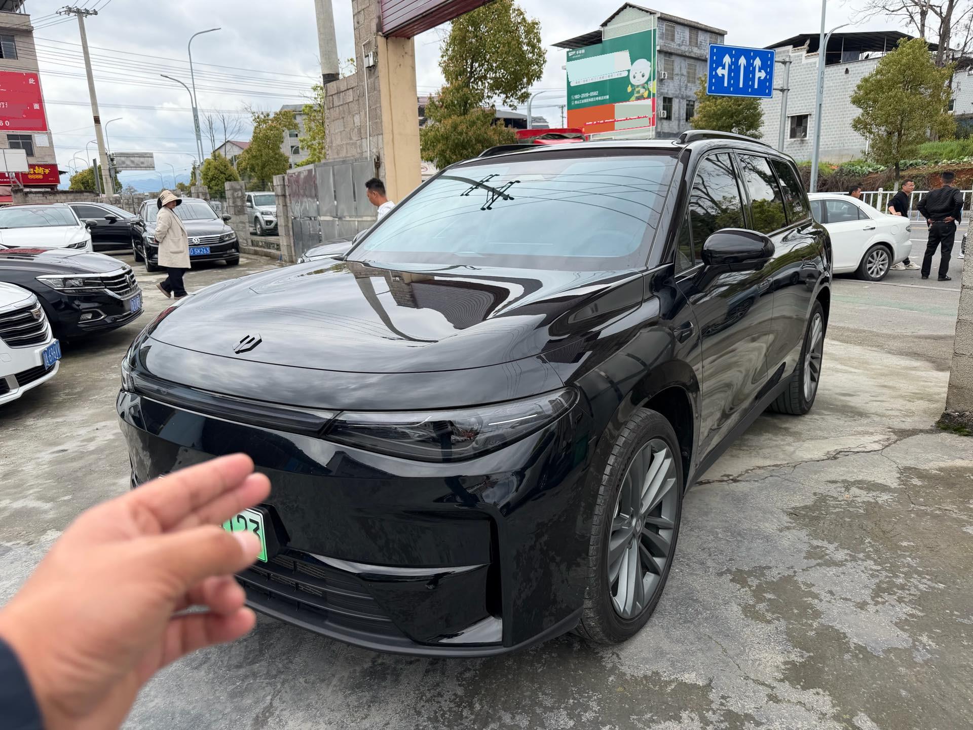 零跑 2024款 C16 200尊享版