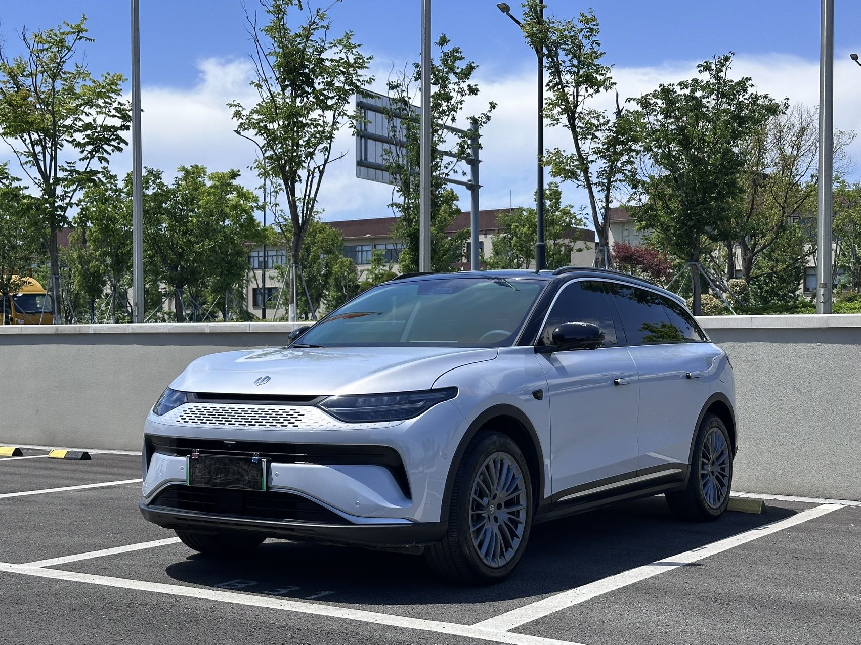 零跑 2024款 C11 300 尊享版