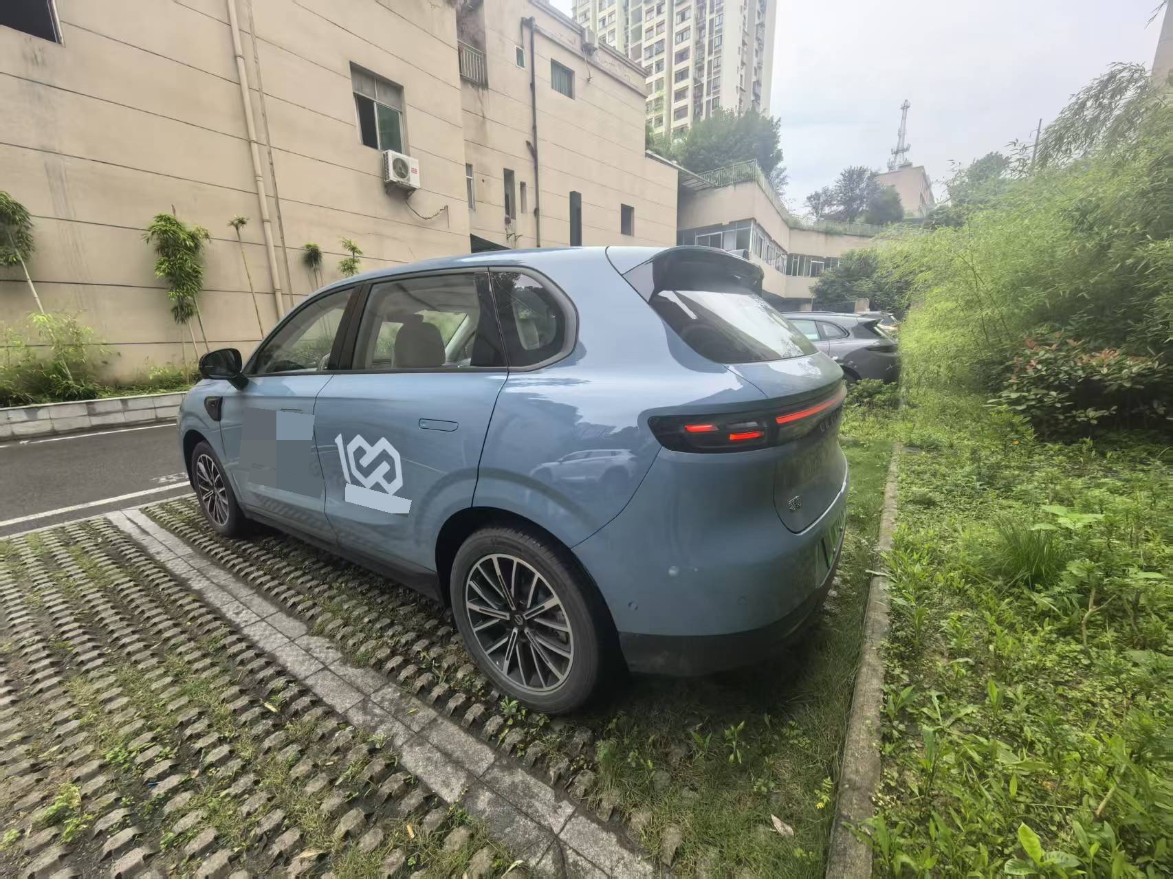 零跑 2025款 B10 510悦享智驾版