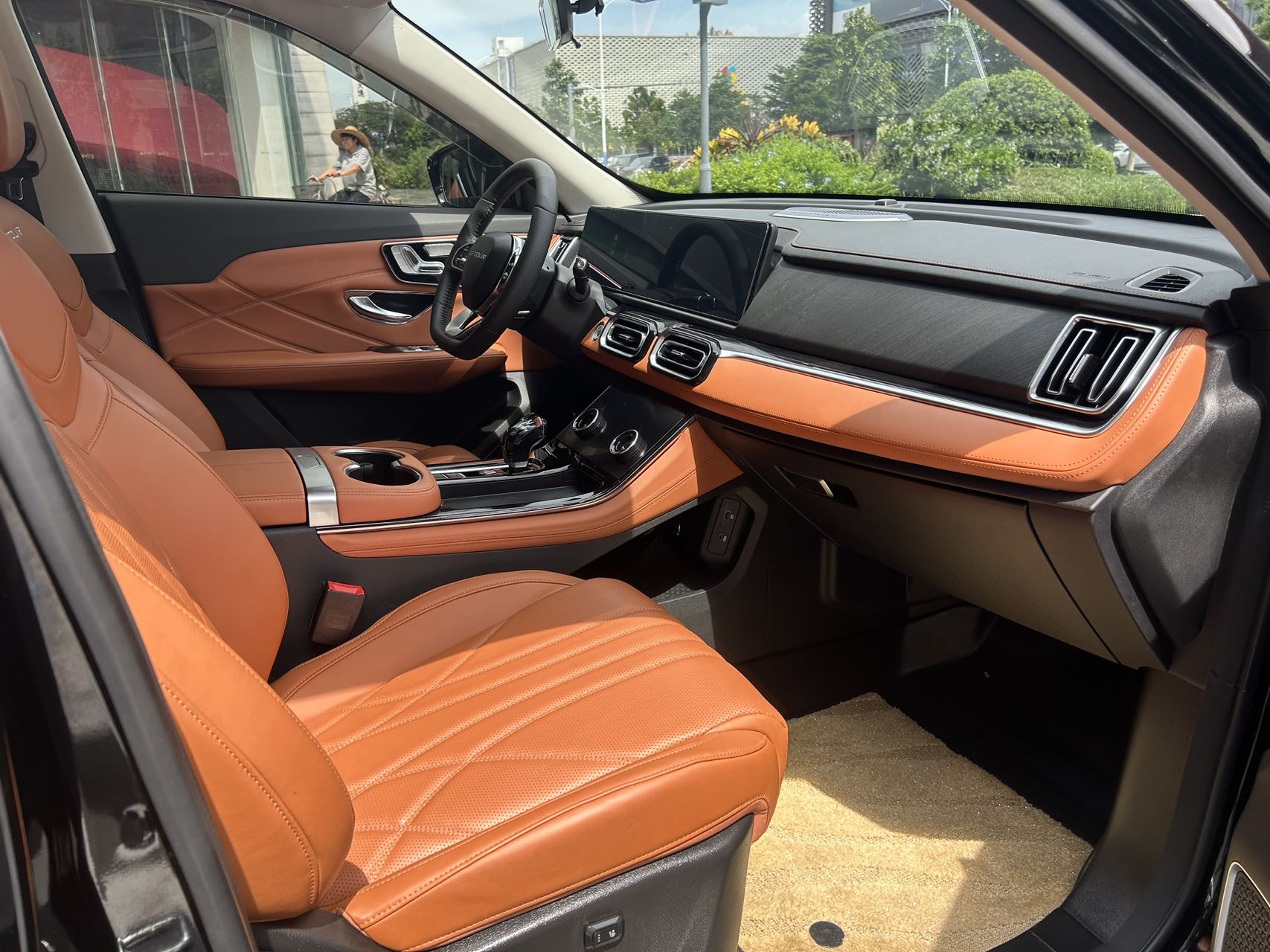 JETOUR 2025 X70 PLUS 1.5T Luxury Surge Edition 5-Seater