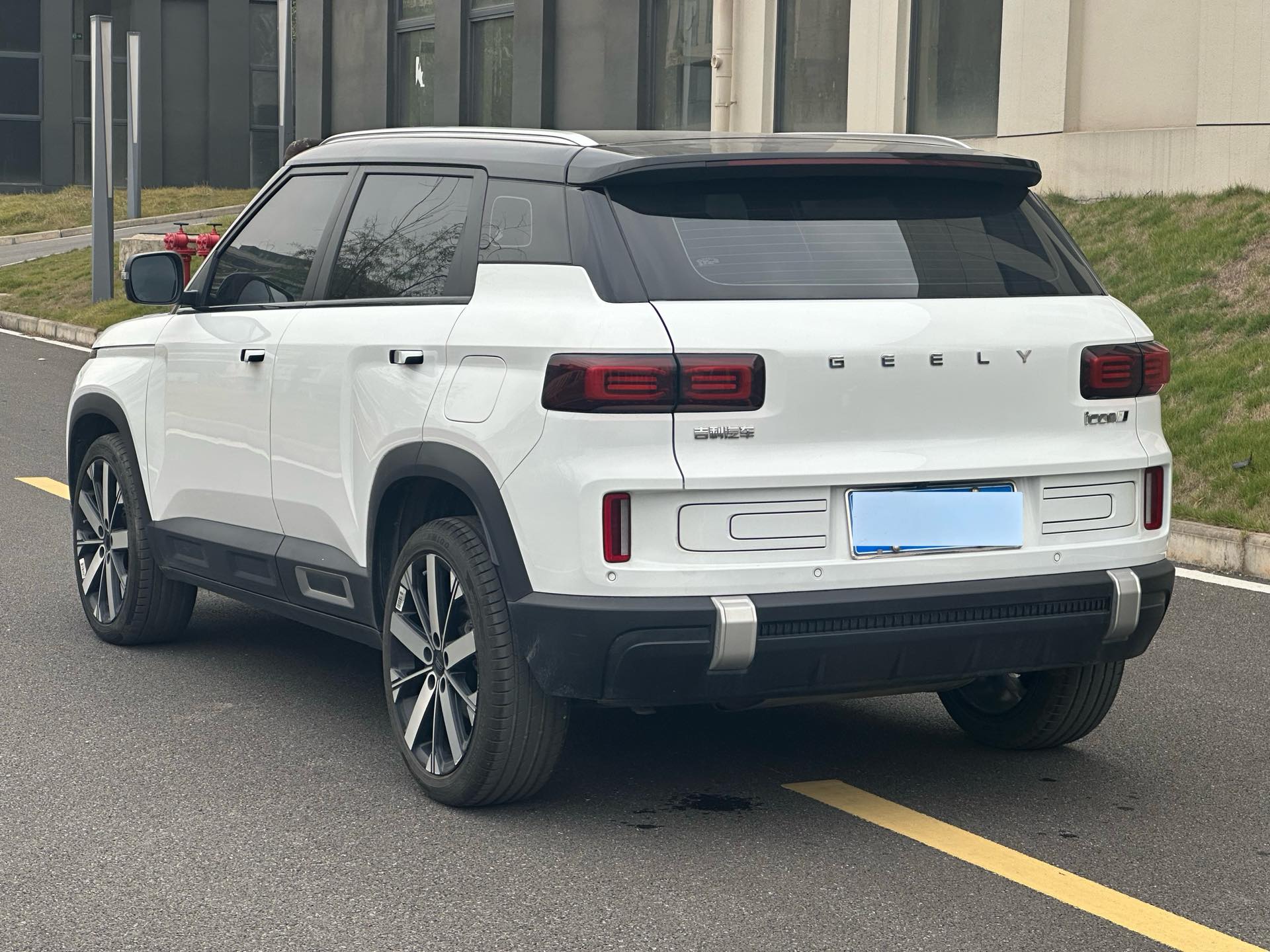 Geely 2023 Icon 1.5TD Hero