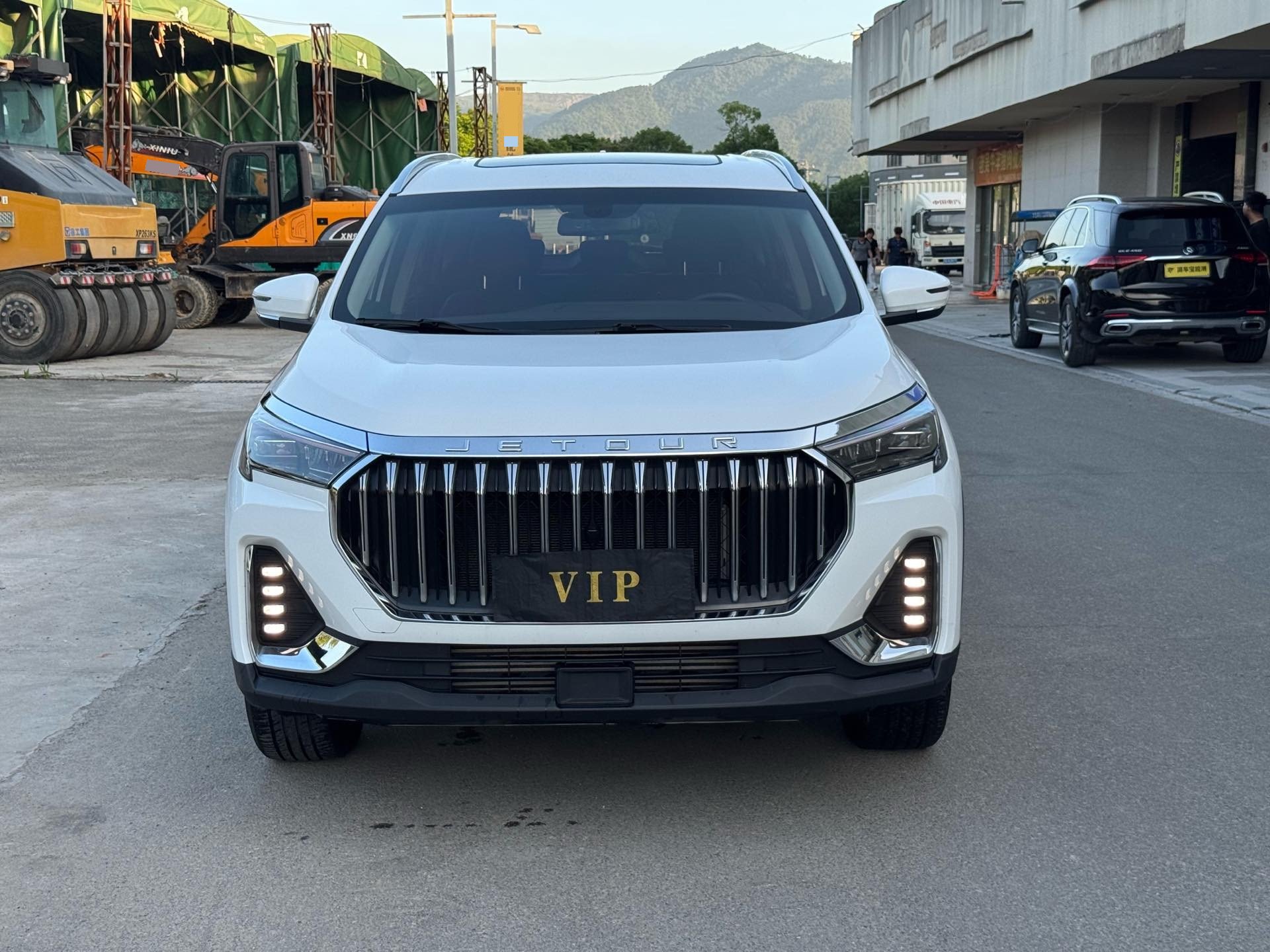 捷途 2024款 X90 PLUS 1.6TD 大家庭欢乐版7座