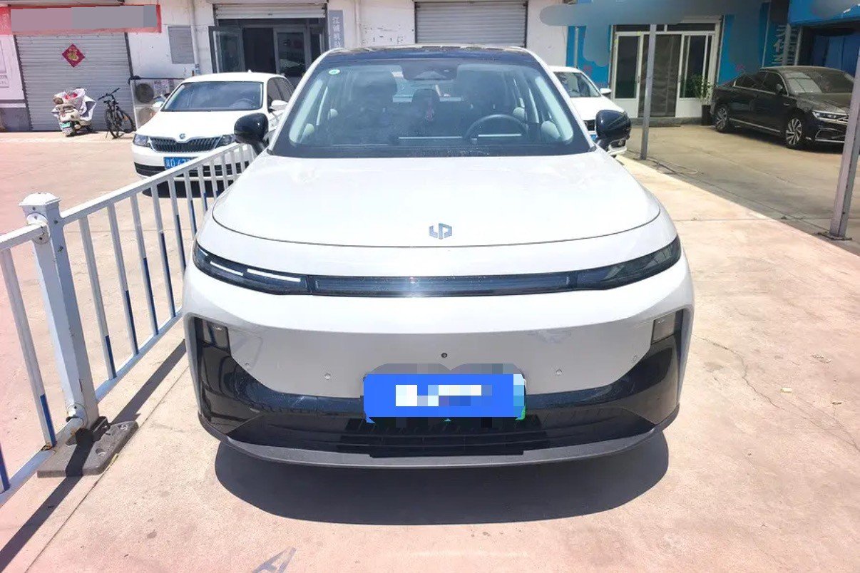 零跑 2025款 B10 510悦享智驾版