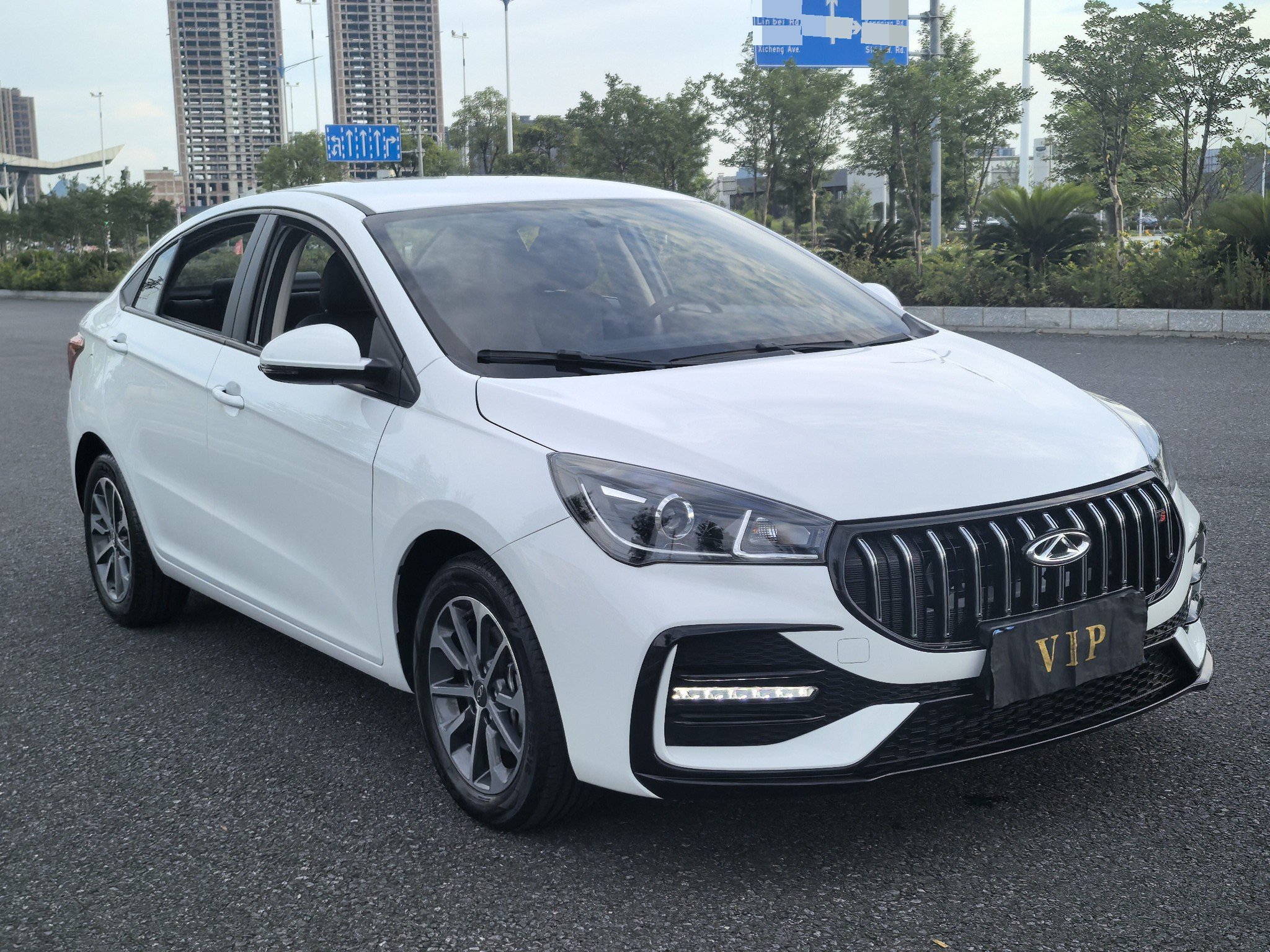 奇瑞 2025款 艾瑞泽5 1.5 无级 卓越版 风尚型