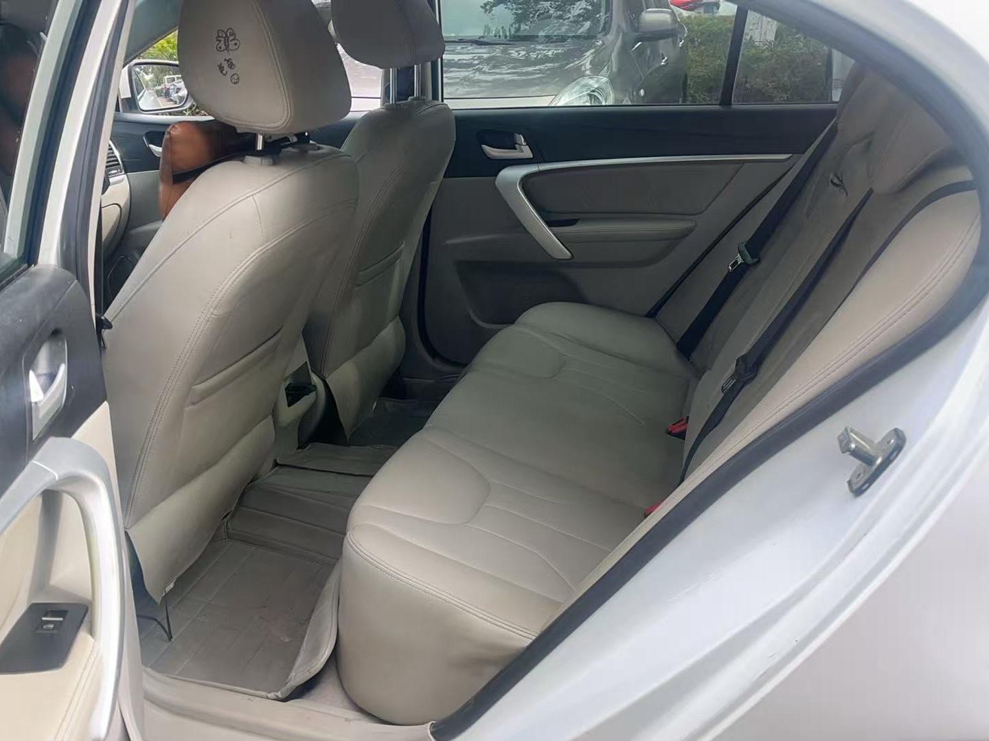 Geely 2016 Emgrand Sedan 1.5 CVT Luxury Edition