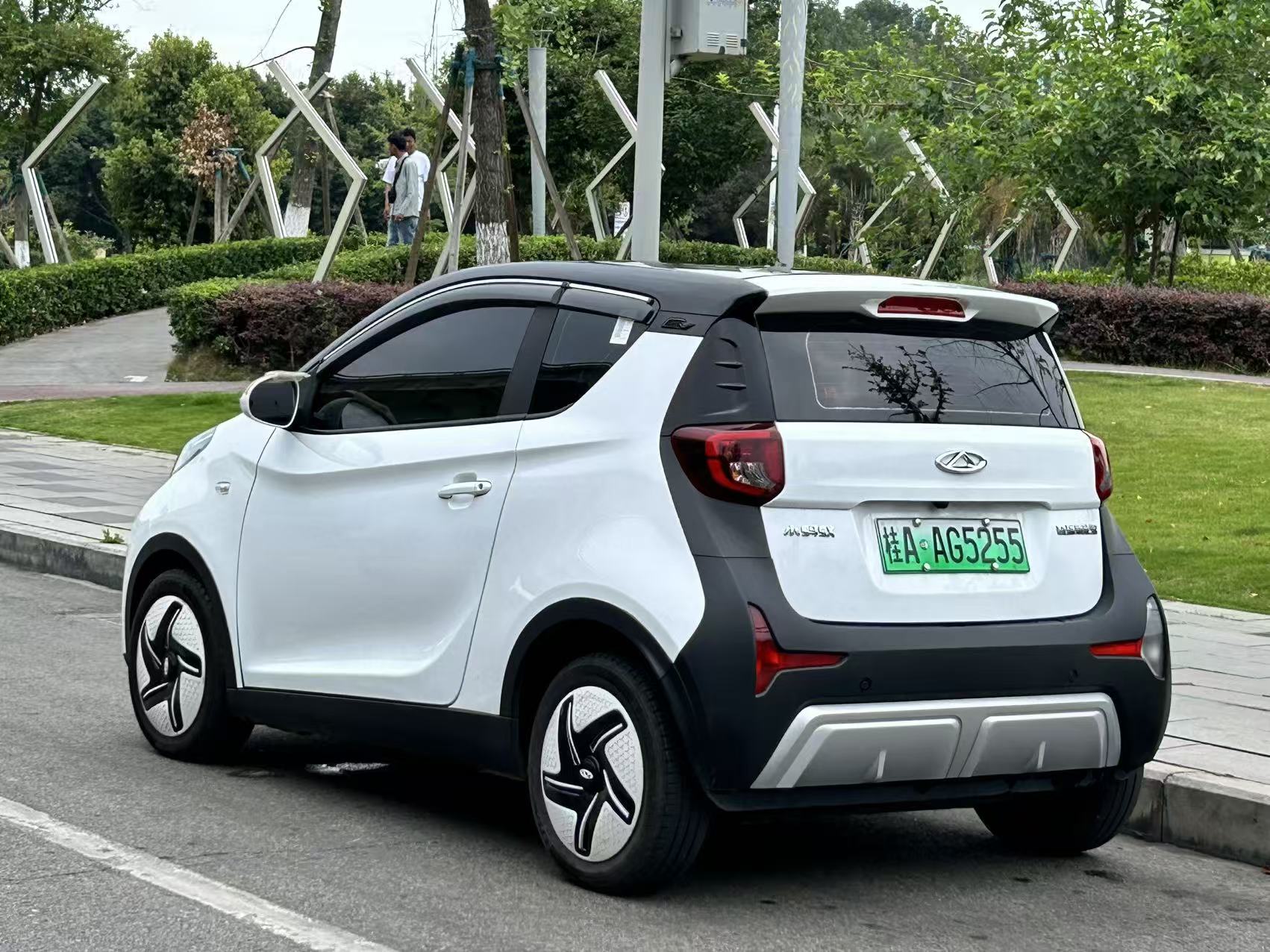奇瑞 2024款 eQ1(小蚂蚁) 青春版 251km 热爱版 23.99kWh(改款)