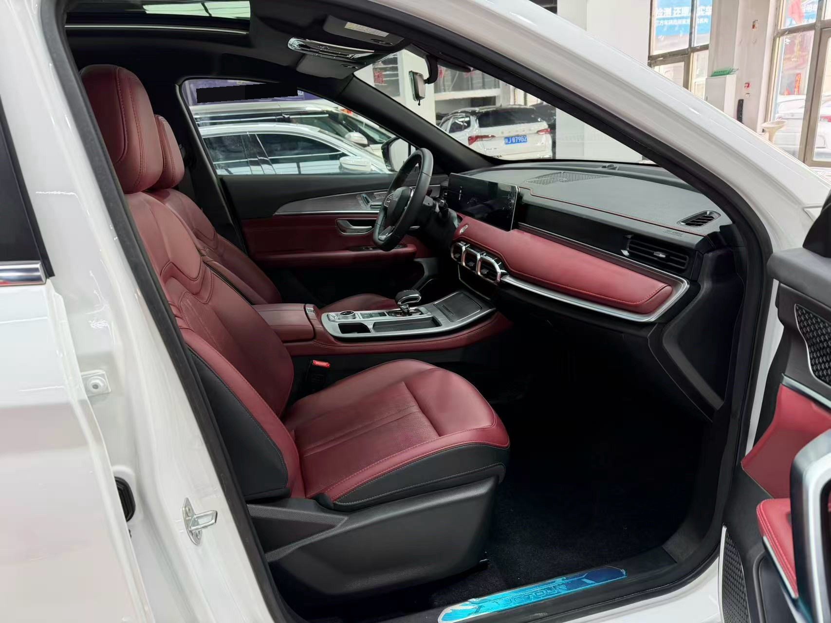 JETOUR 2025 X70 PLUS 1.5T Champion Edition MAX+ 5-Seater