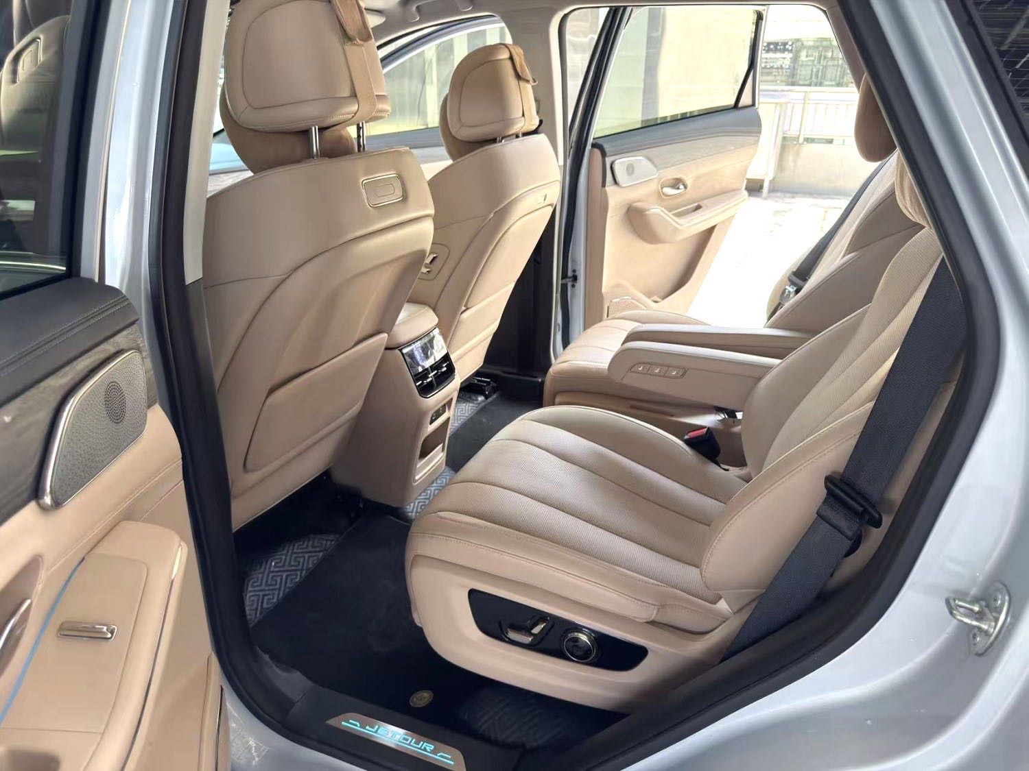 JETOUR 2025 Shanhai L9 1.5TD Luxury 7-Seater
