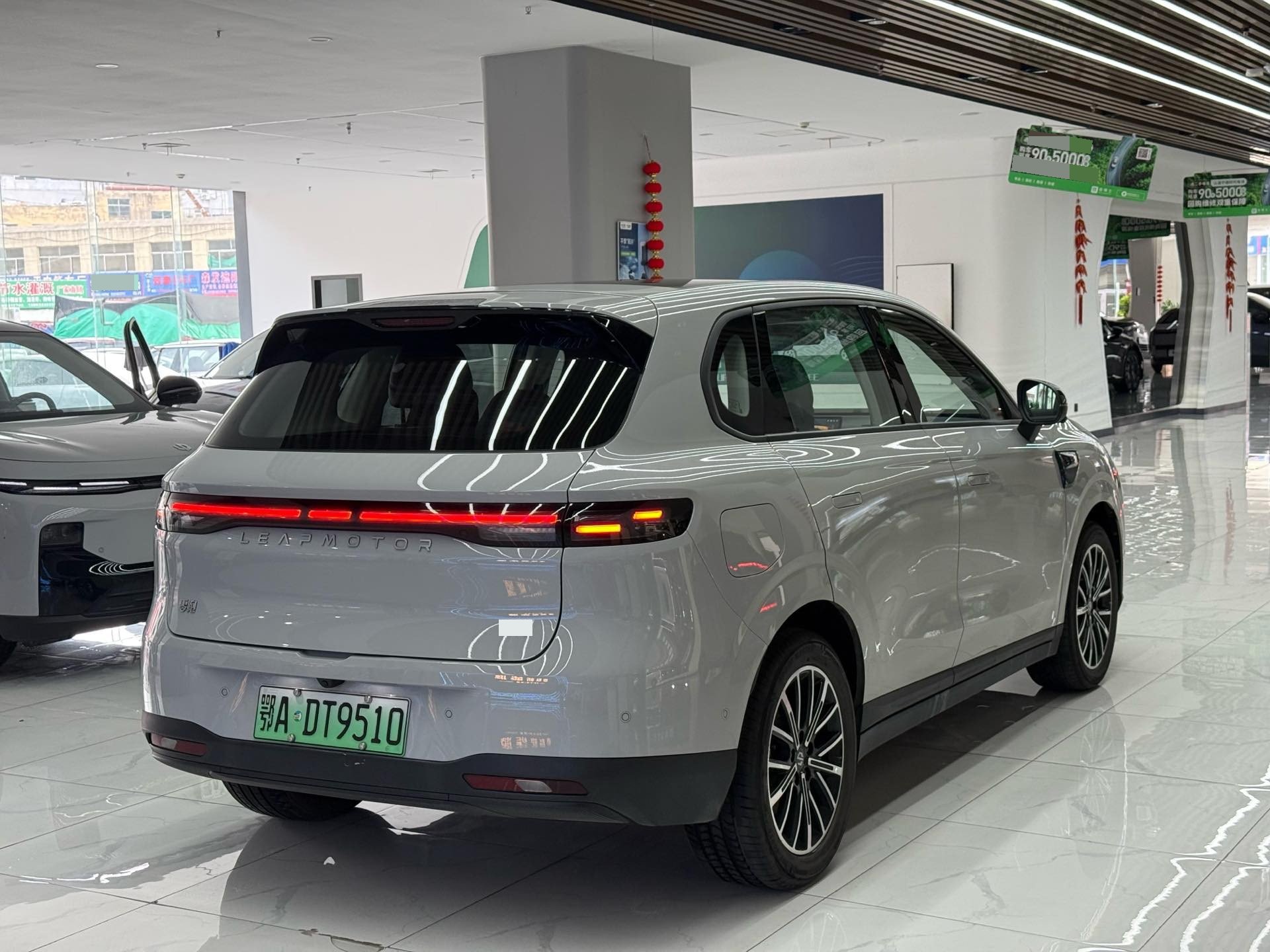 零跑 2025款 B10 510悦享智驾版