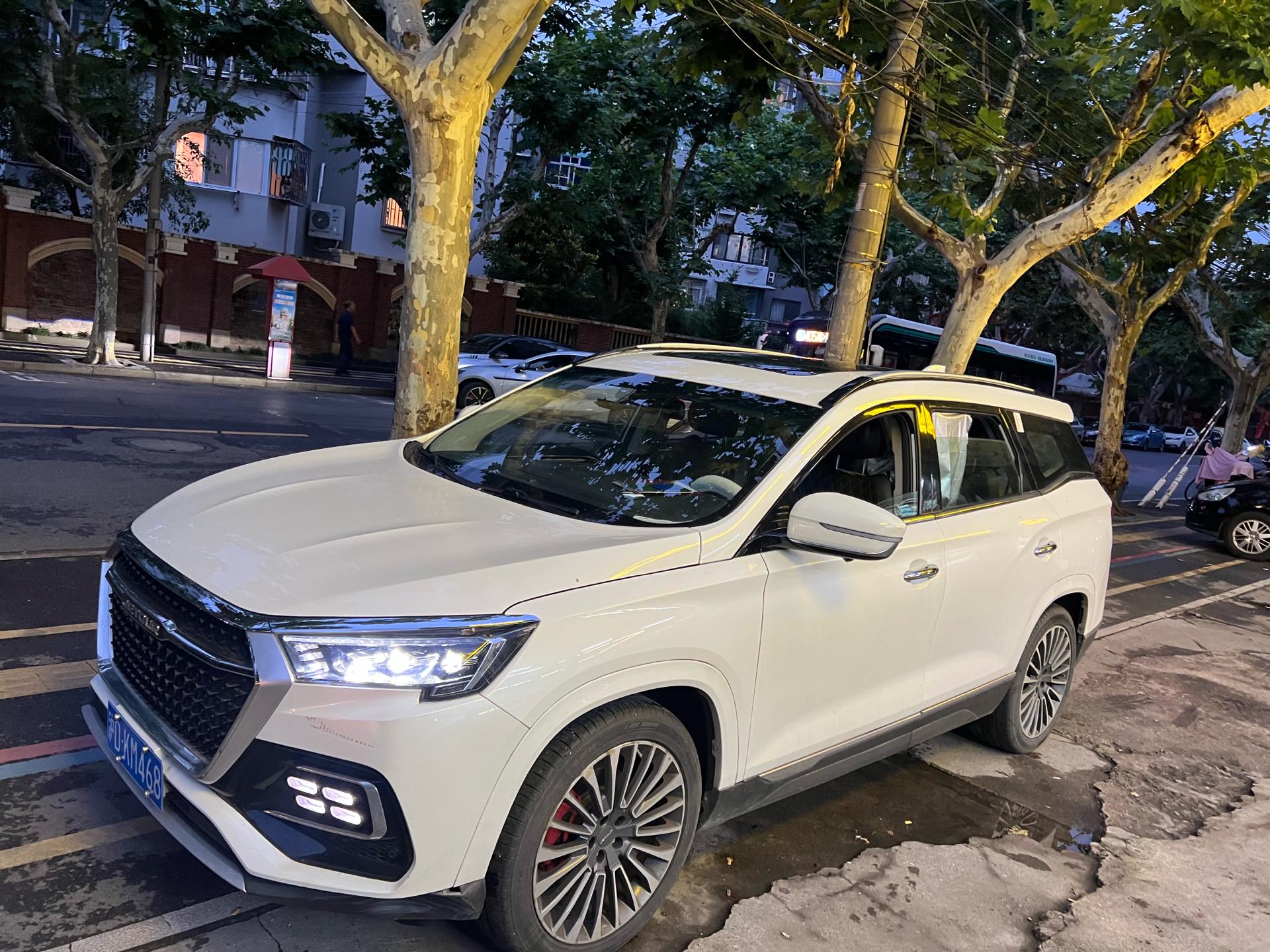 JETOUR 2020 X95 1.6T Explorer Pro 6-Seater