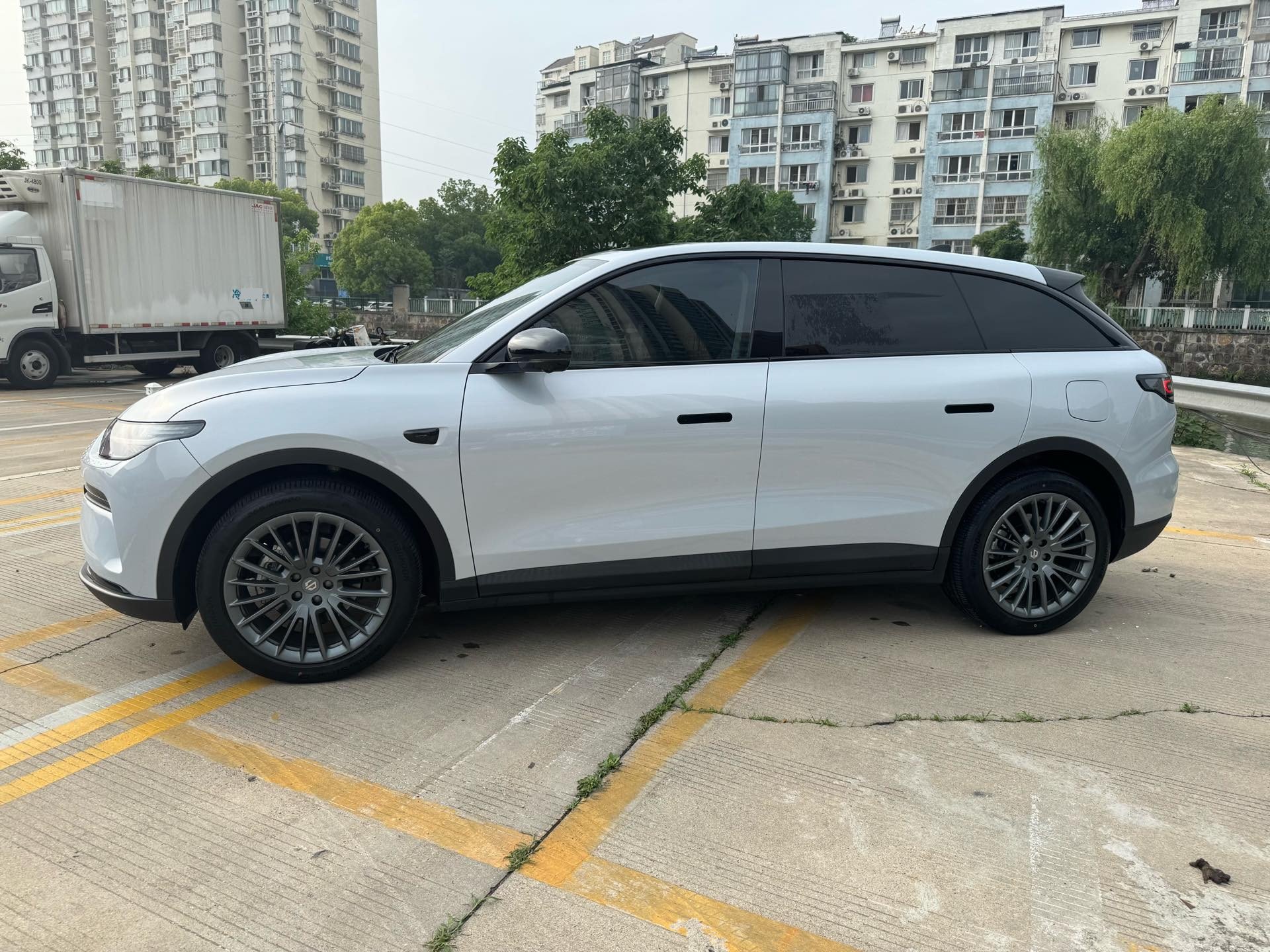 零跑 2023款 C11 200 舒享版