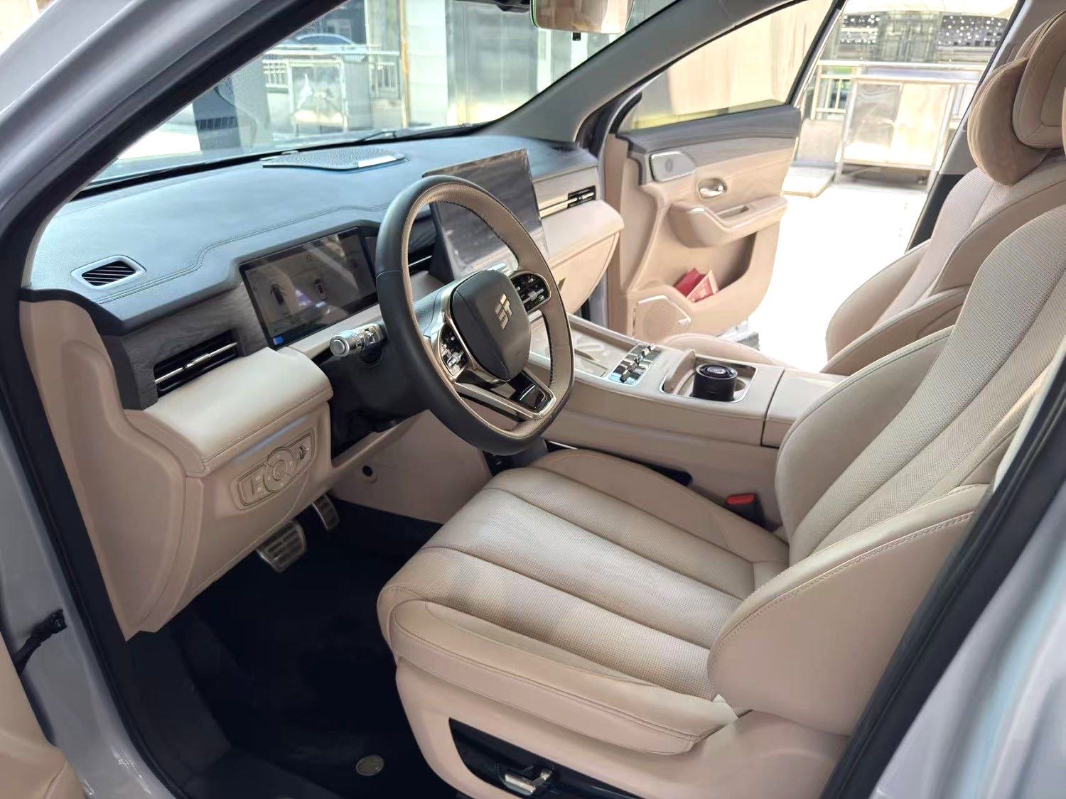 JETOUR 2025 Shanhai L9 1.5TD Luxury 7-Seater