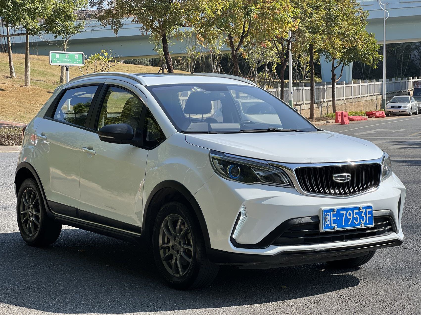 吉利 2020款 远景X3 1.5 无级 精英型