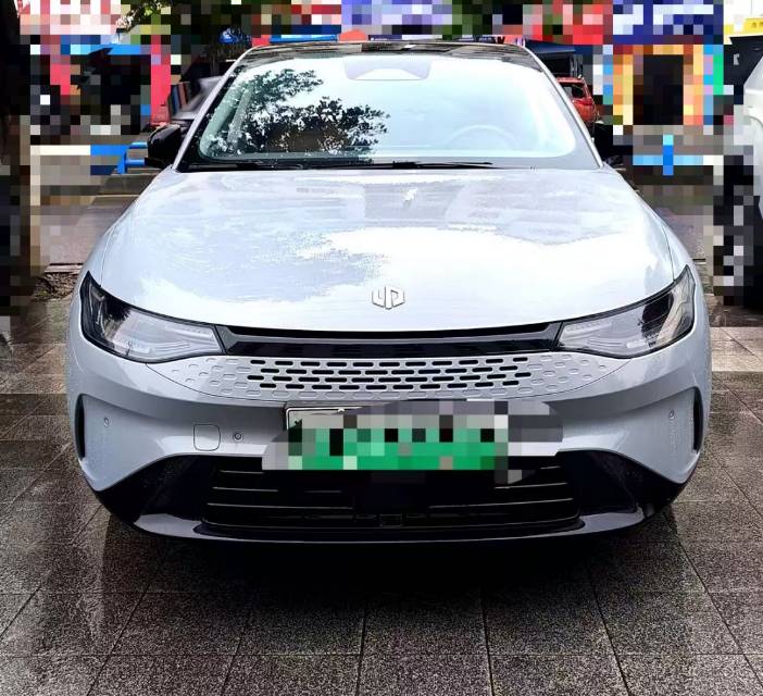 零跑 2024款 C01 316 尊享版