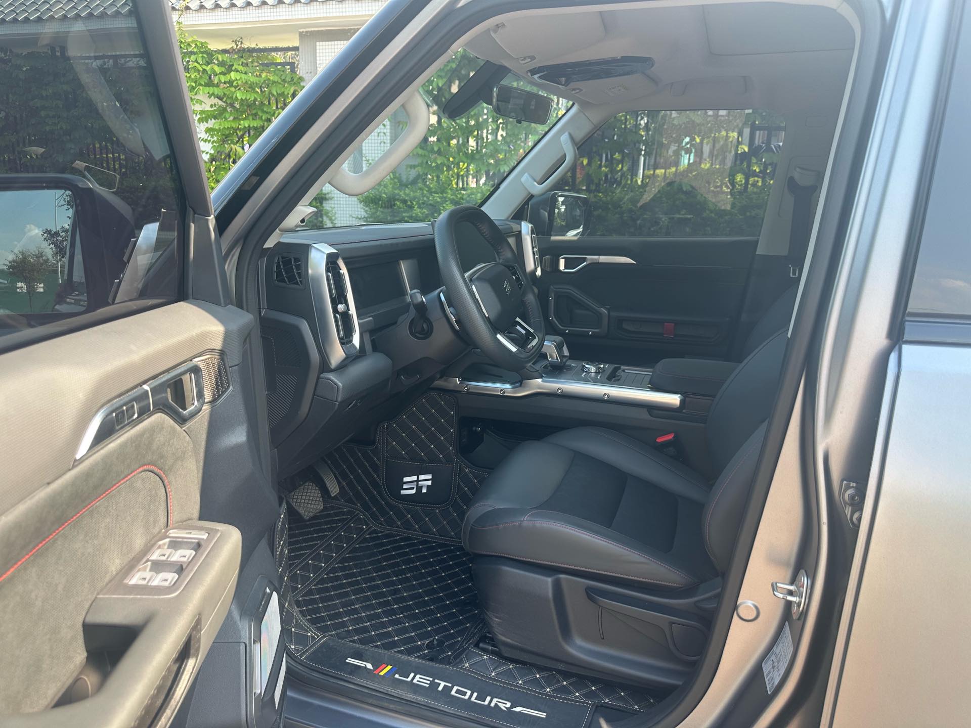 JETOUR 2023 Traveler 1.5T 2WD Discovery PRO