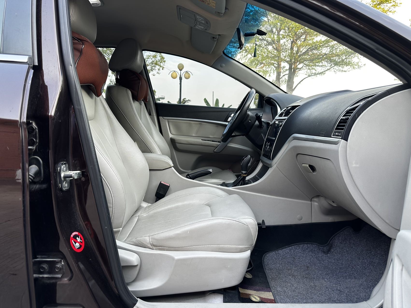 Geely 2016 Emgrand Sedan 1.5 CVT Luxury Edition