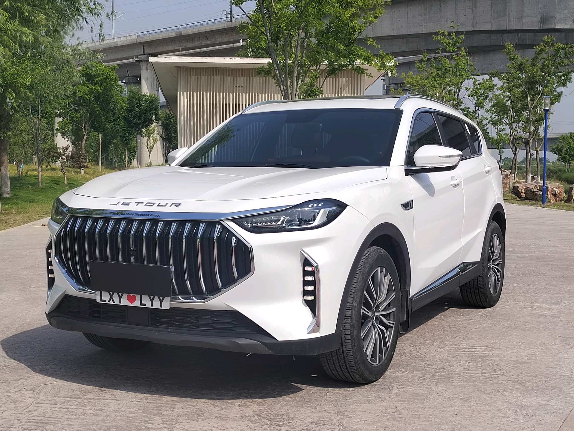 JETOUR 2023 X70 PLUS 1.6T Strong 5-Seater