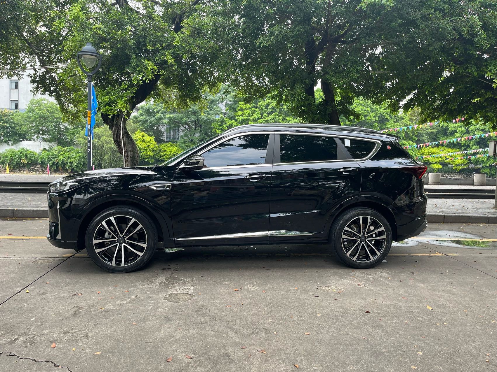 JETOUR 2023 X70 PLUS 1.6T Stronger PRO+ 5-Seater