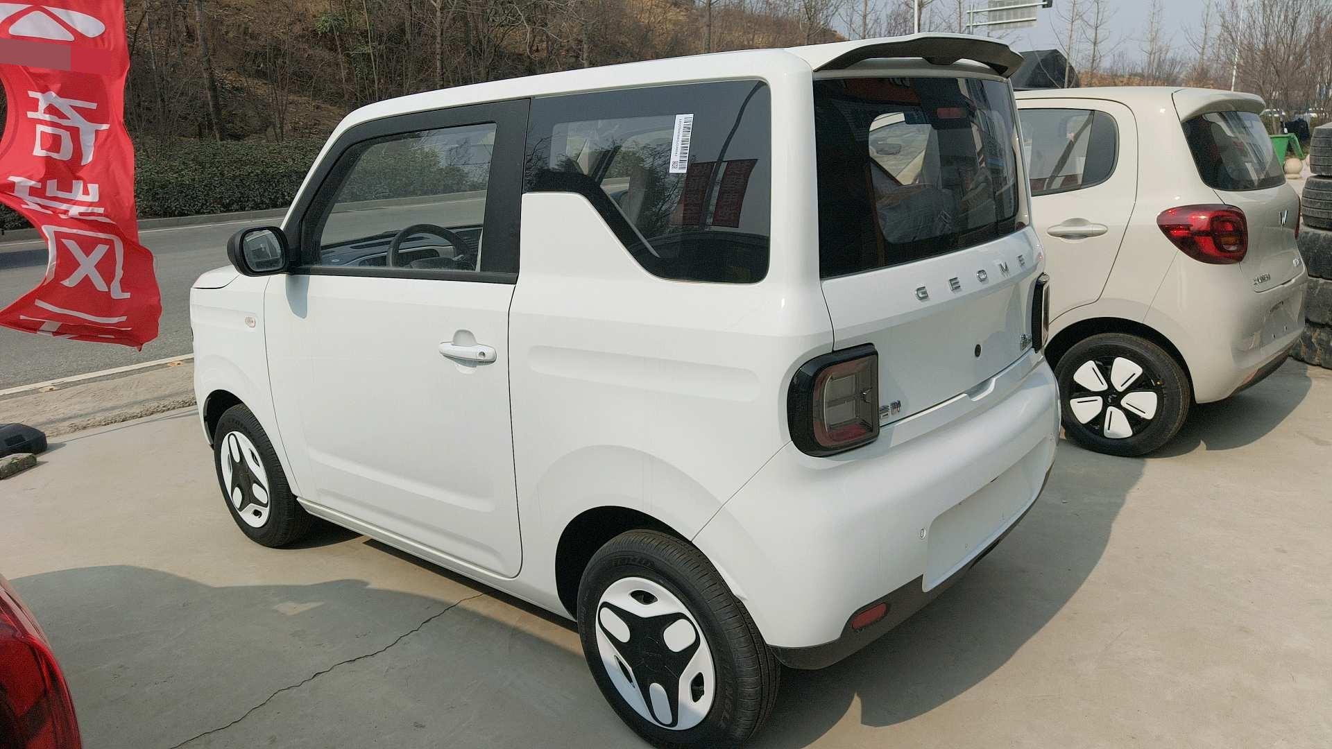 吉利 2025款 熊猫MINI 210km 元气熊