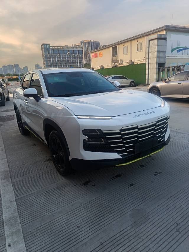 JETOUR 2025 Dasheng 1.5T Luxury Edition