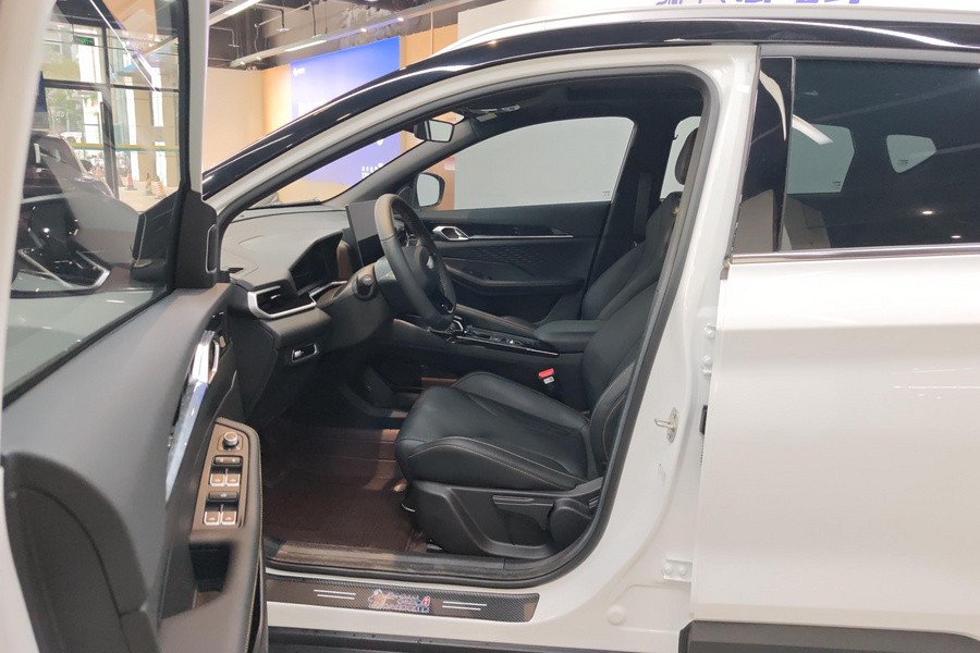 Geely 2025 Coolray L 1.5TD Xingyao