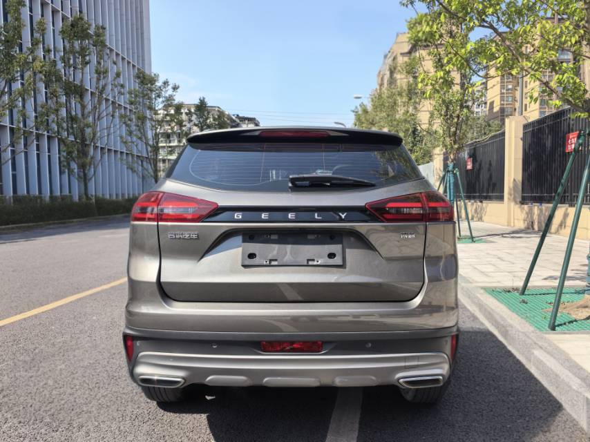 吉利 2022款 博越 1.8TD 智雅型