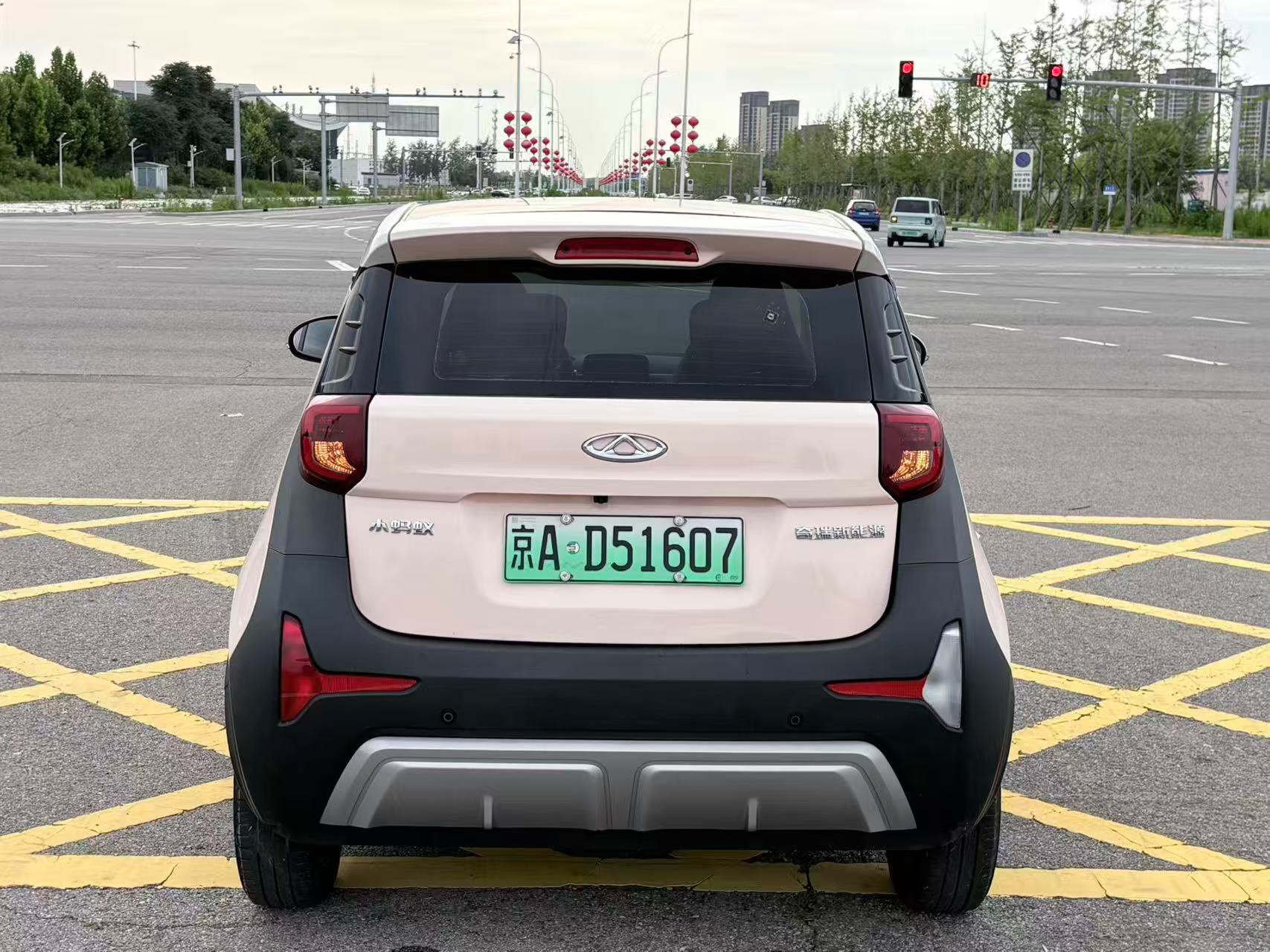 奇瑞 2022款 eQ1 甜粉款 半糖版 三元锂 30kW 301km