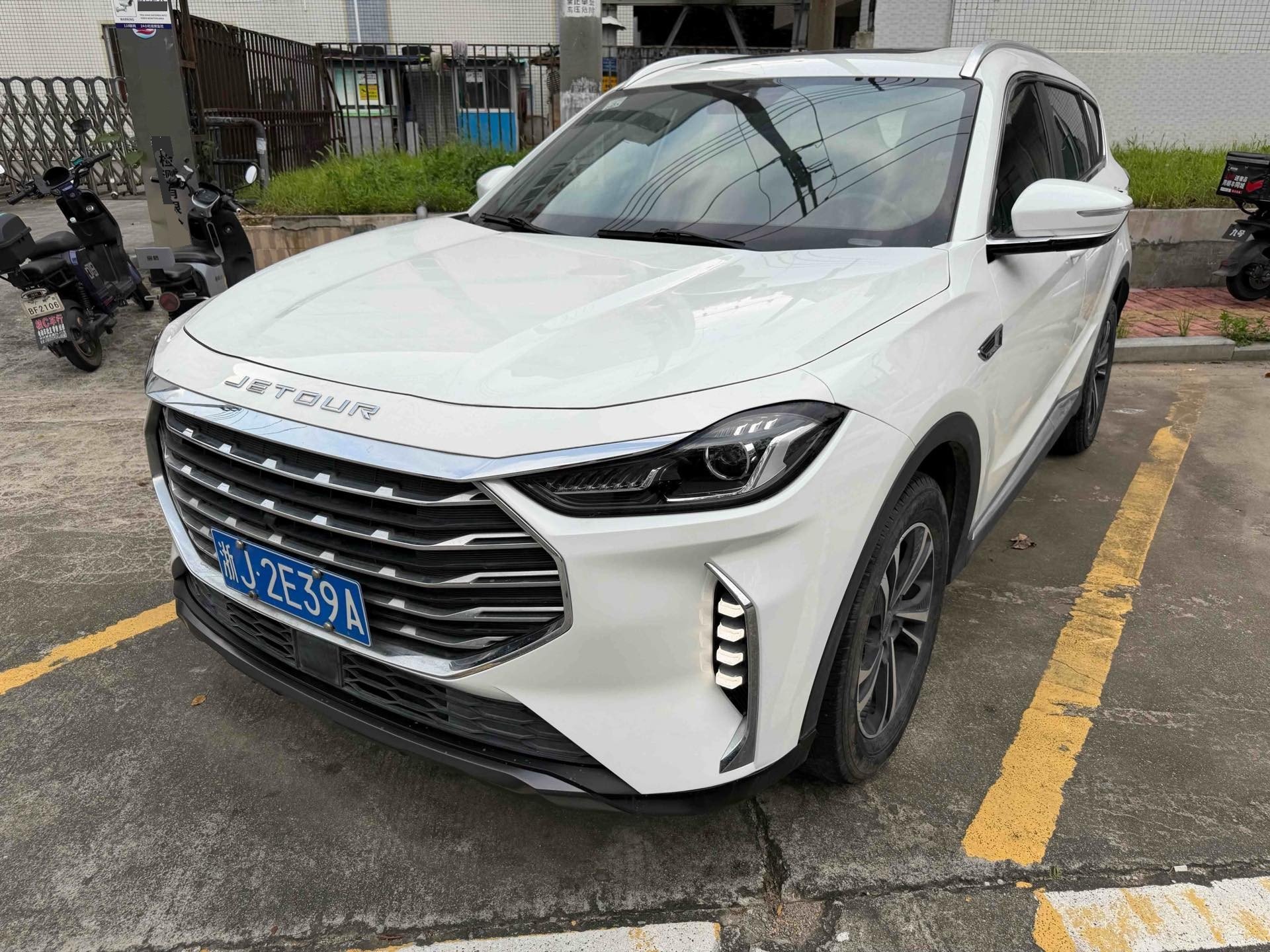 JETOUR 2021 X70 PLUS 1.5T Fire 7-Seater
