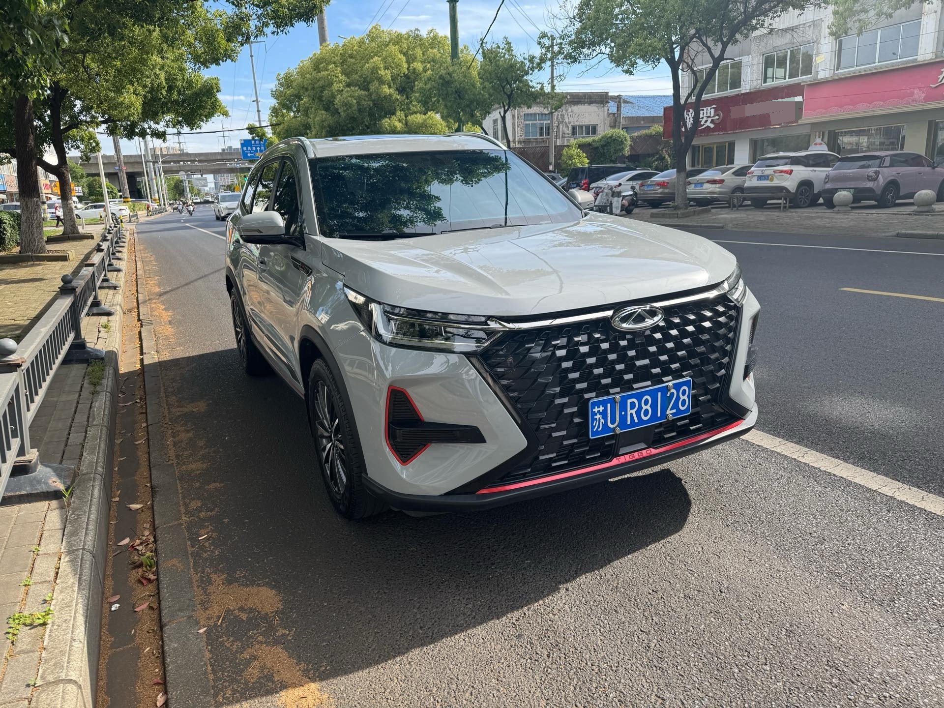 奇瑞 2022款 瑞虎8 PRO 1.6T 290T 两驱天穹版7座