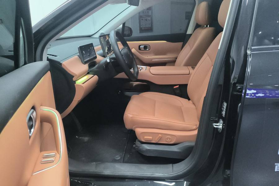 Leapmotor 2026 C16 280 LiDAR Zhizun Edition 6-Seater