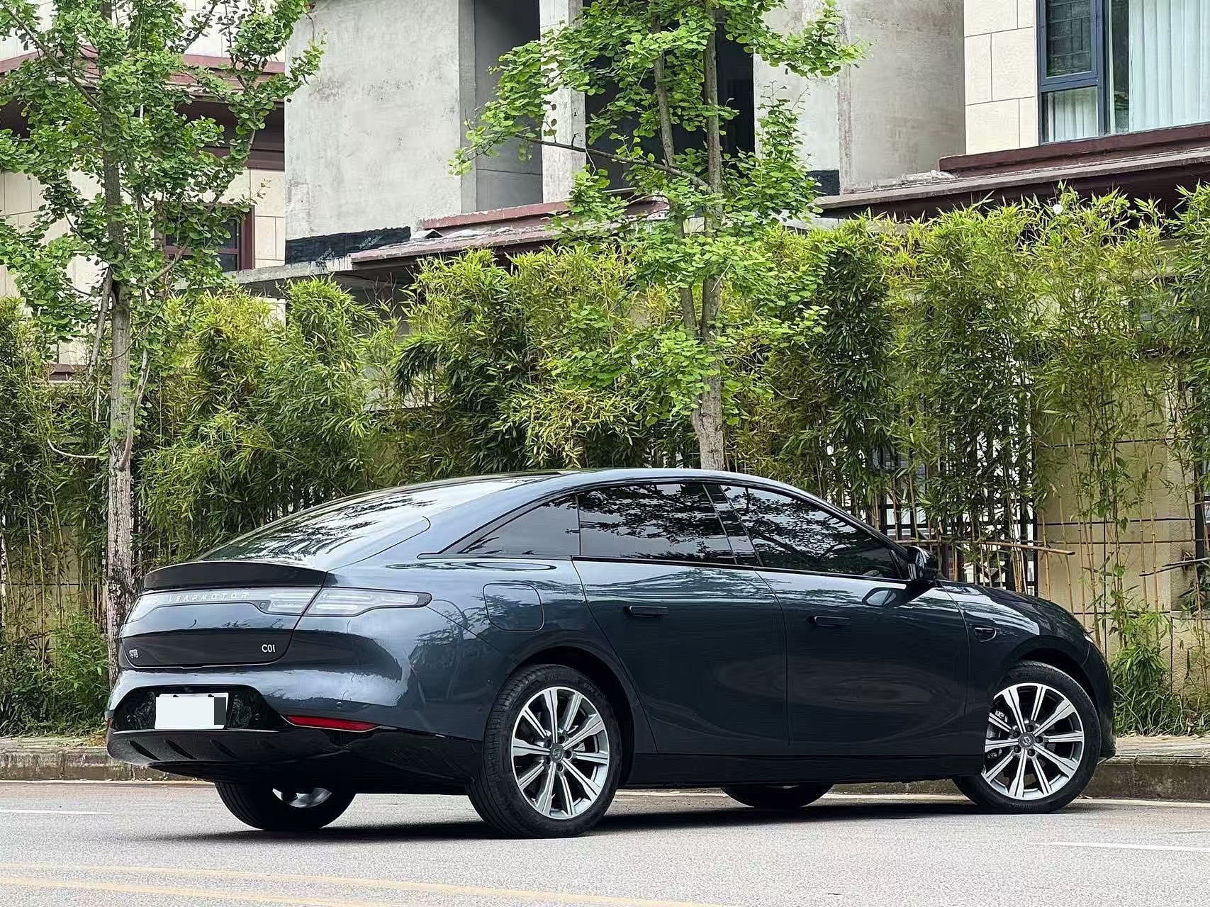 零跑 2024款 C01 525 尊享版