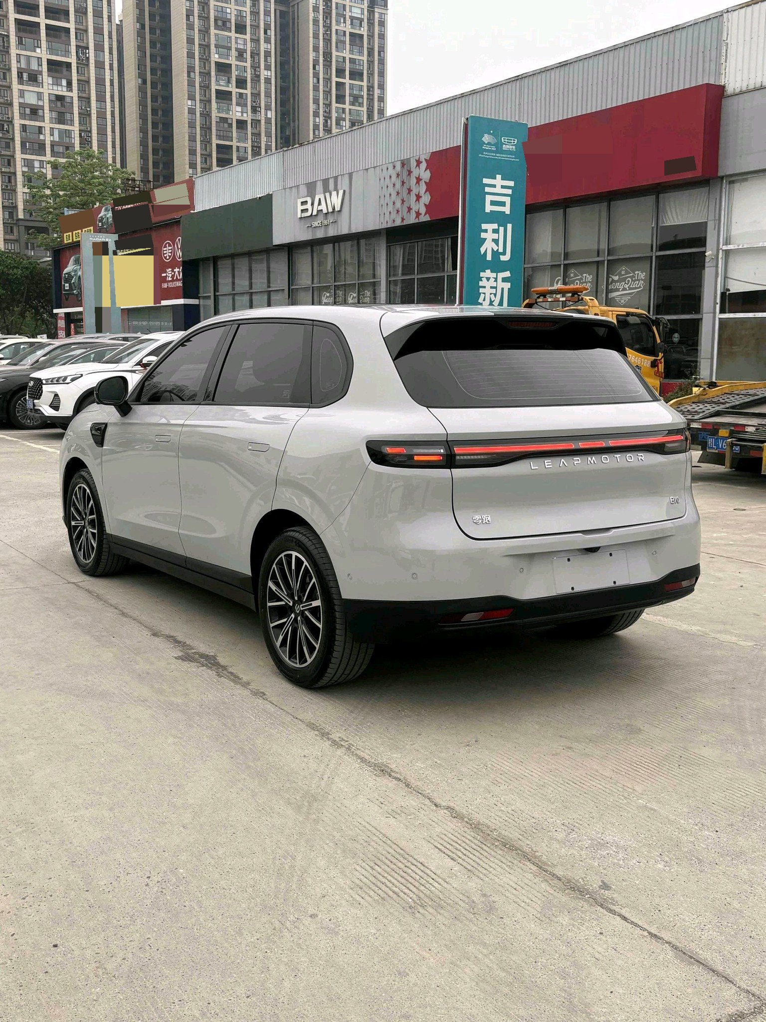零跑 2025款 B10 510舒享智驾版