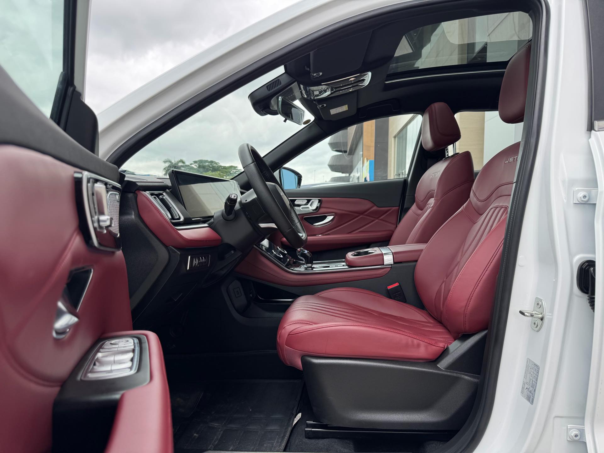 JETOUR 2025 X70 PLUS 1.5T Flagship 5-Seater