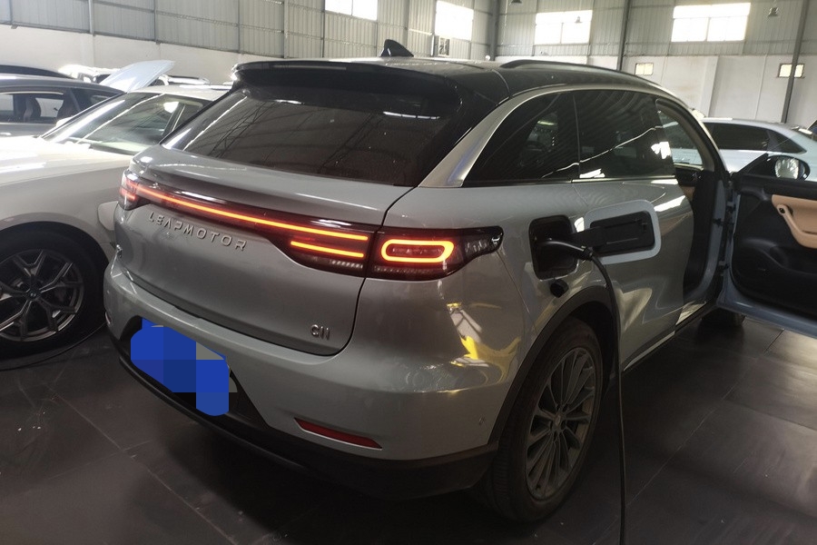 零跑 2024款 C11 300 尊享版