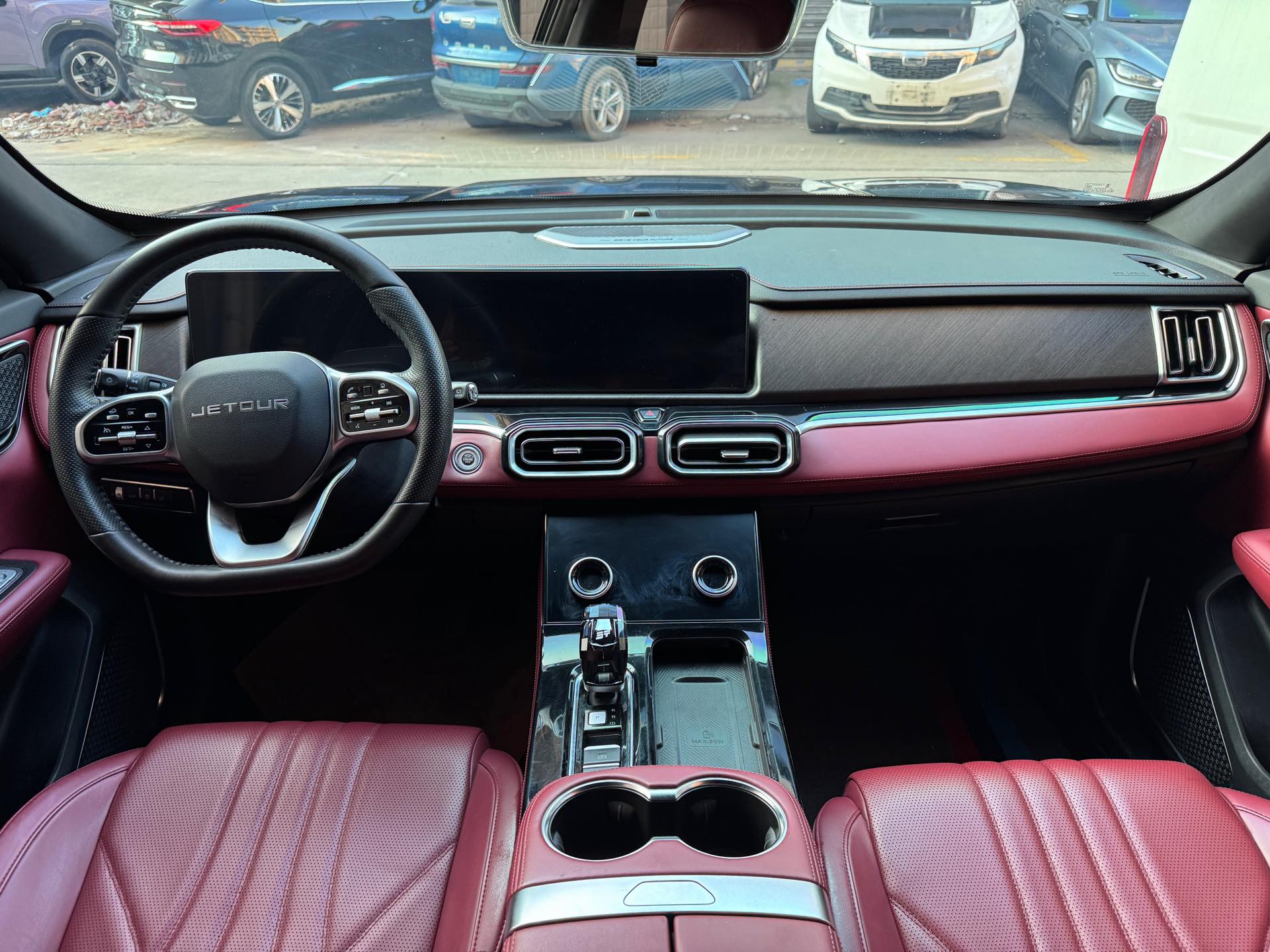 JETOUR 2025 X70 PLUS 1.5T Luxury Surge Edition 5-Seater