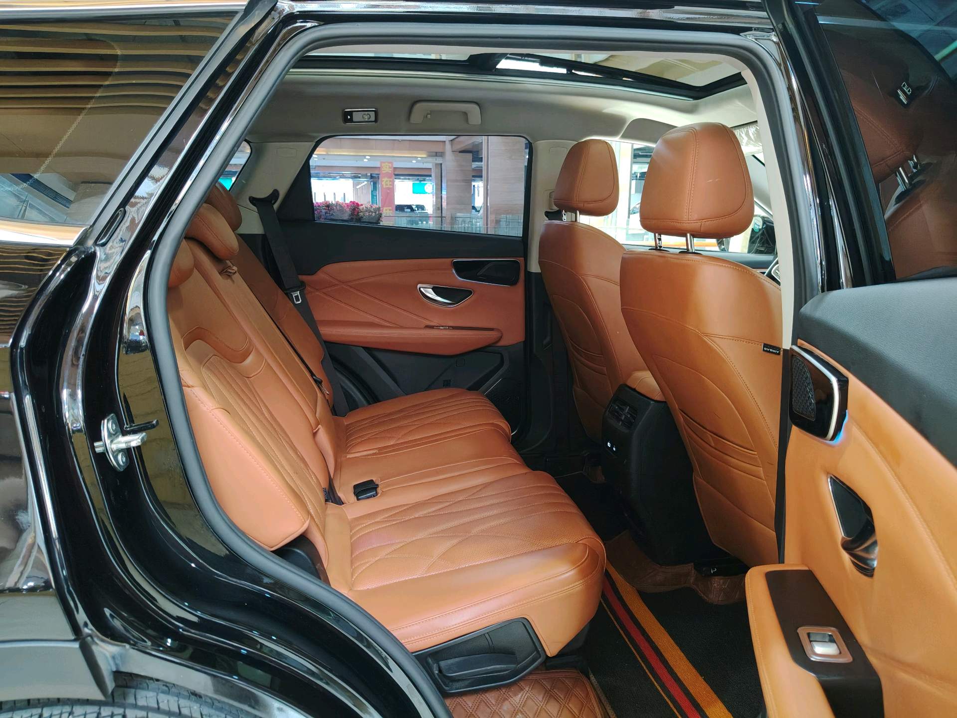 捷途 2025款 X70 PLUS 1.5T 豪华版7座
