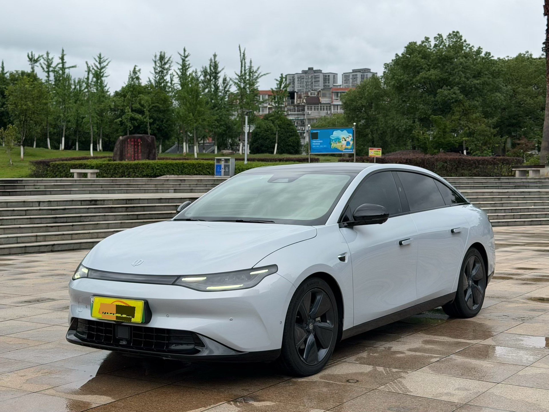 零跑 2022款 C01 后驱长续航版