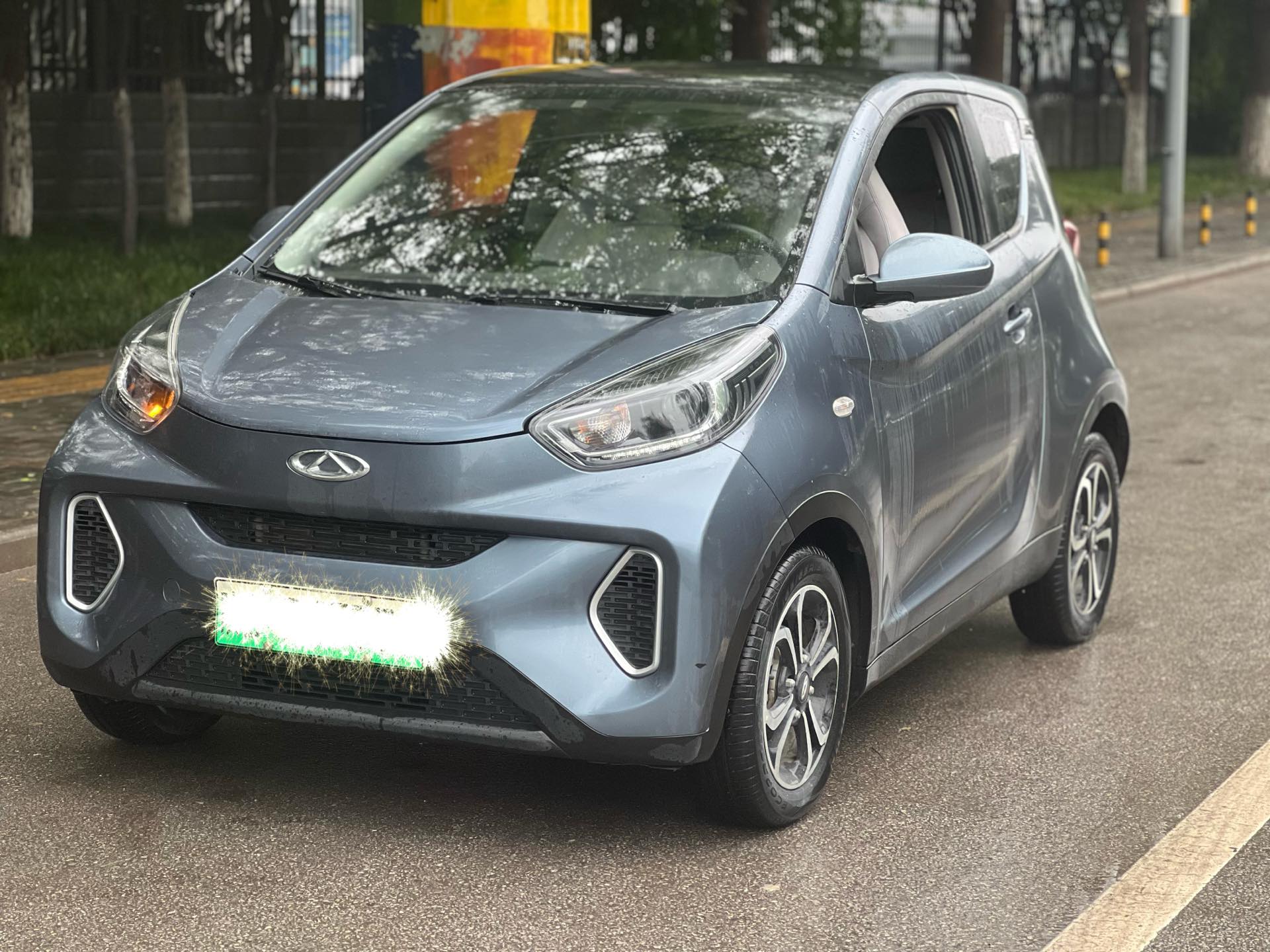 奇瑞 2021款 eQ1 20万蚁粉款 氧气版 三元锂 301km