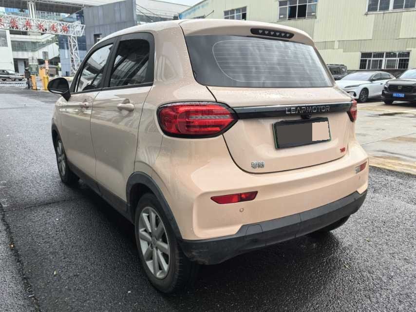 Leapmotor 2022 T03 Amber Edition