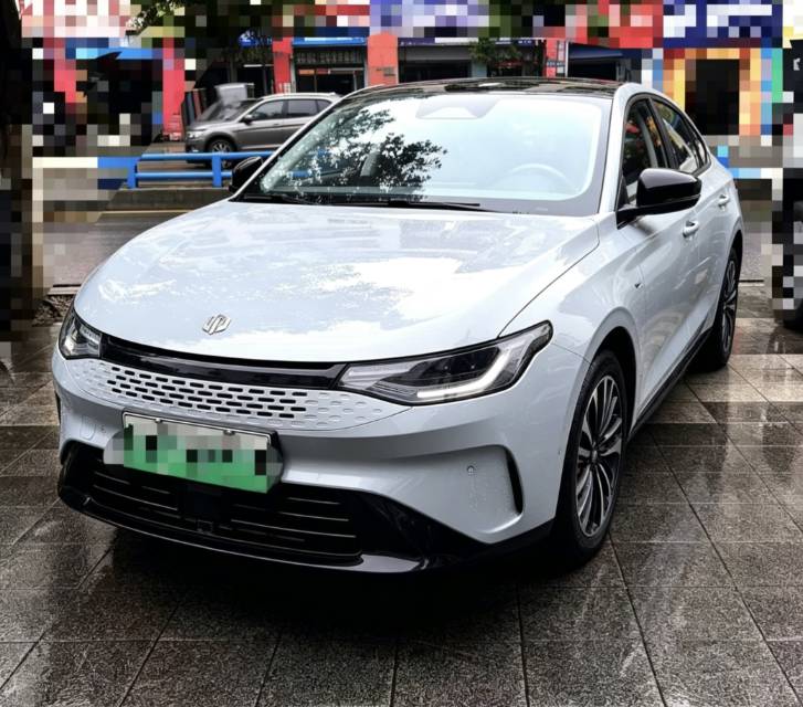 零跑 2024款 C01 316 尊享版