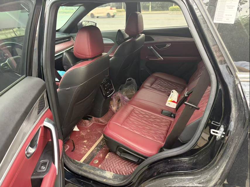 捷途 2023款 X70 PLUS 1.6T 强者PRO5座