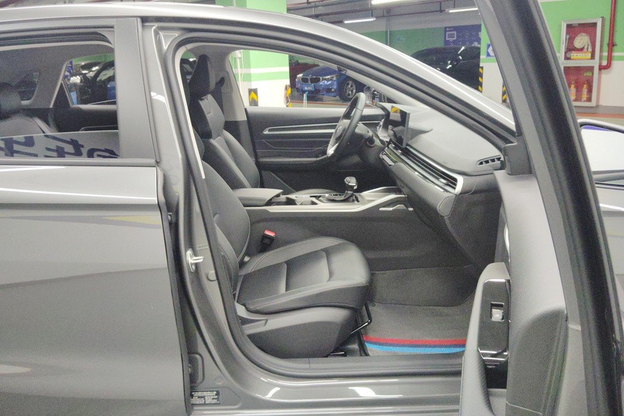 Geely 2025 Emgrand Sedan 1.5 CVT Longteng Edition