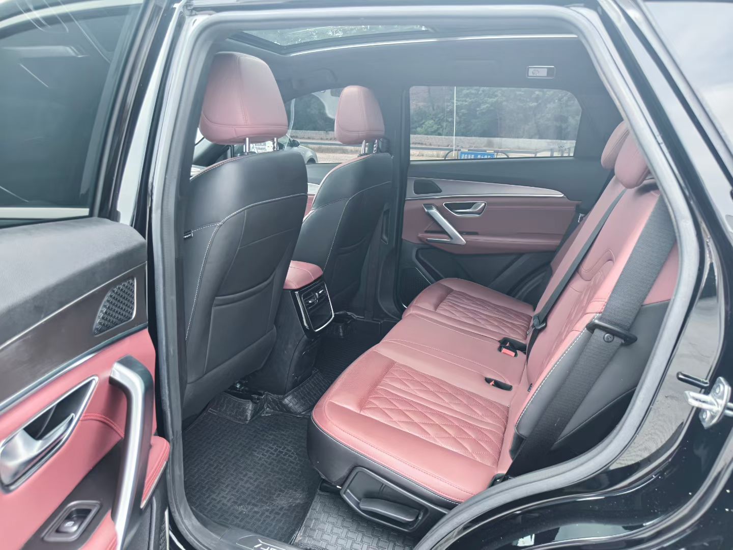 JETOUR 2024 X70 PLUS 1.5T Champion Edition MAX 7-Seater