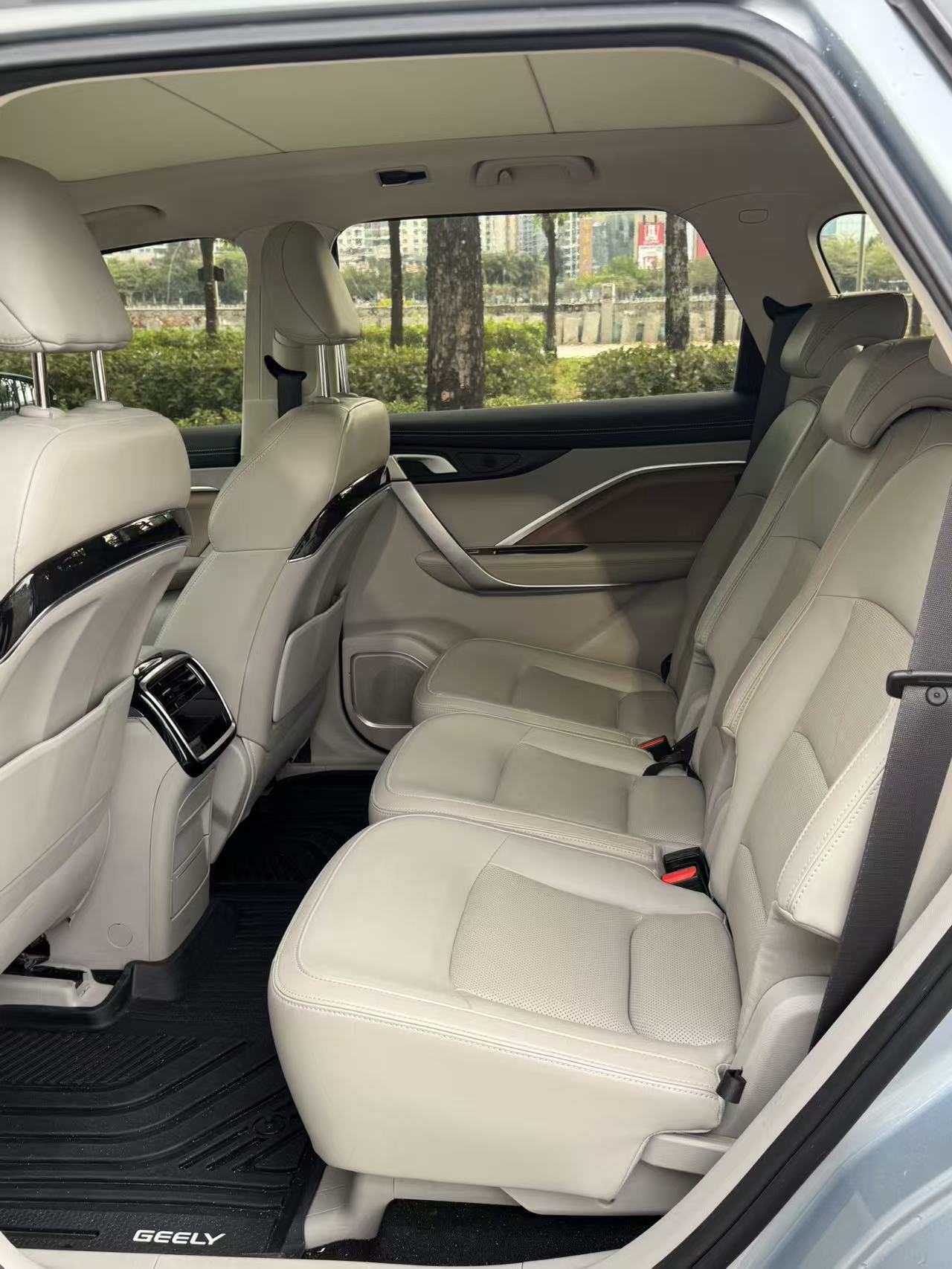 吉利 嘉际新能源 2019款 嘉际PHEV 1.5TD 耀享型