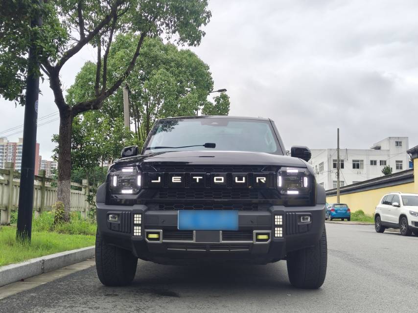 JETOUR 2023 Traveler 2.0T 4WD Conquest