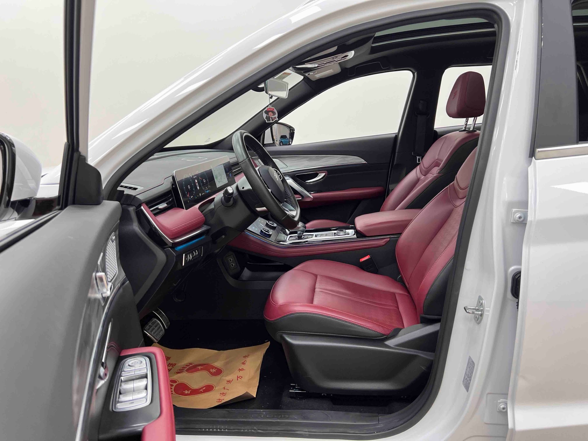JETOUR 2024 X70 C-DM 1.5T Voyage Edition PRO 7-Seater