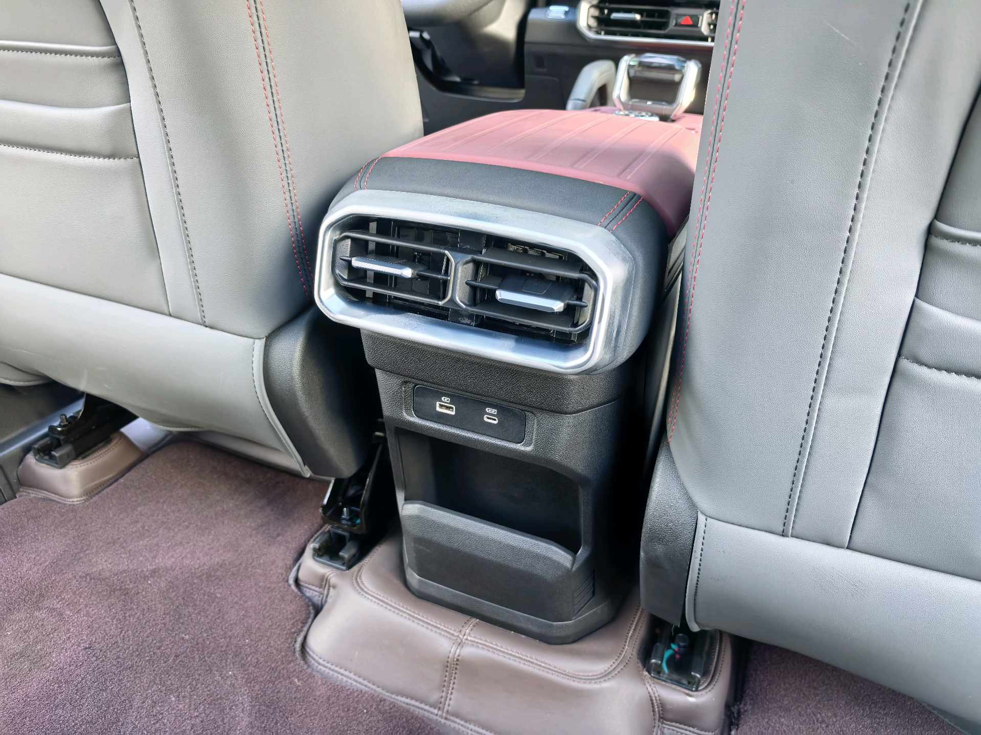 JETOUR 2023 Traveler 2.0T 4WD Cross PRO+