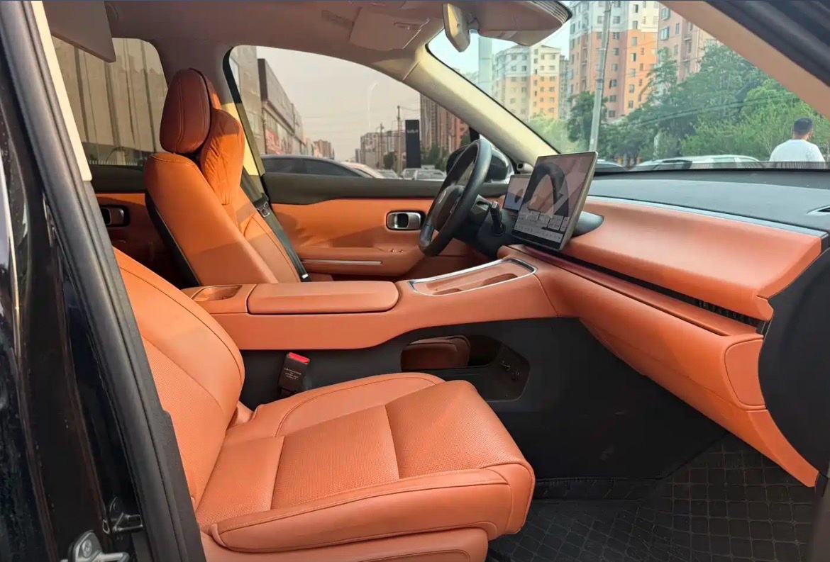 Leapmotor 2026 C16 280 LiDAR Zhizun Edition 6-Seater