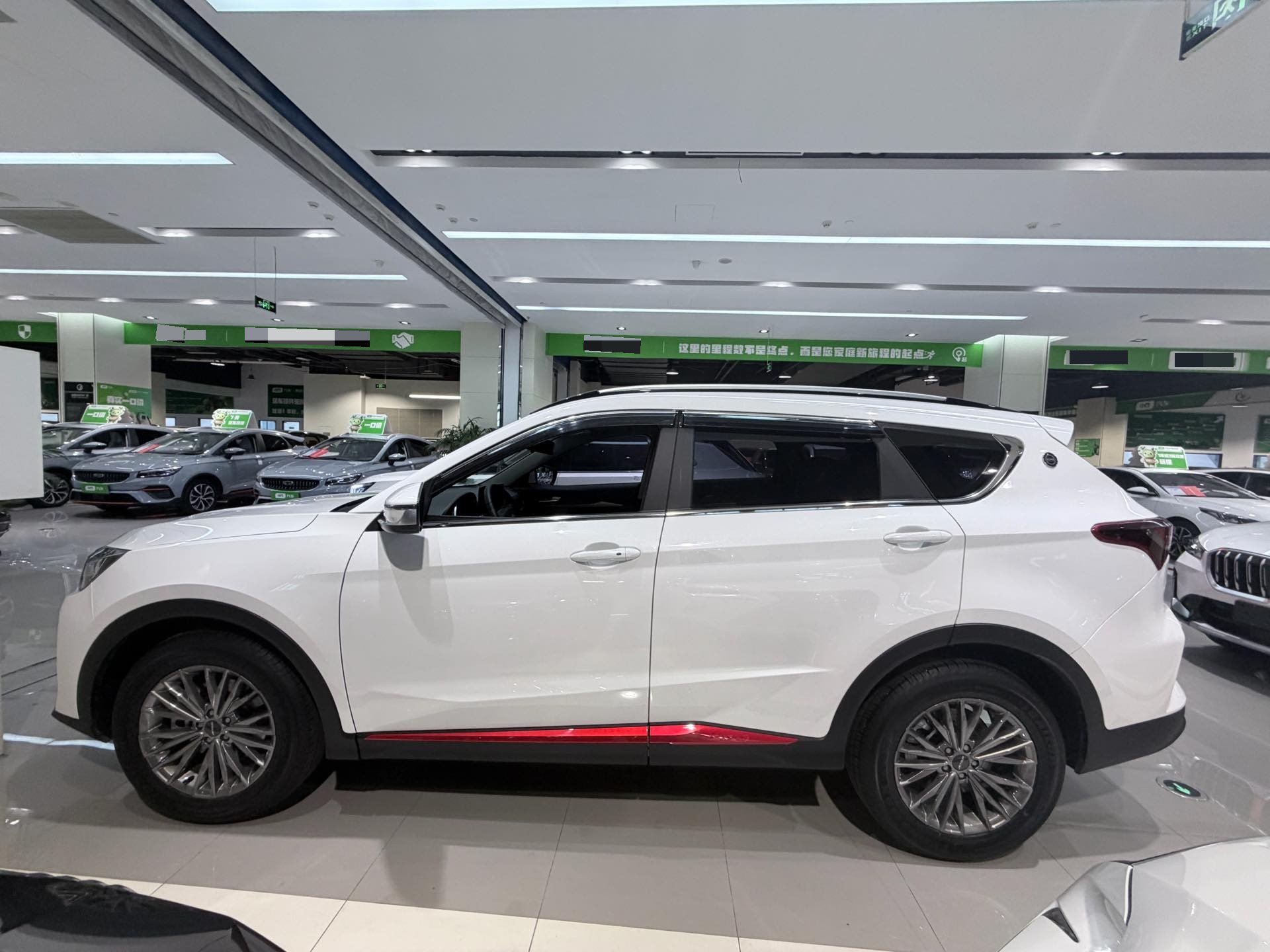 JETOUR 2023 X70 1.5T Beyond PRO 7-Seater